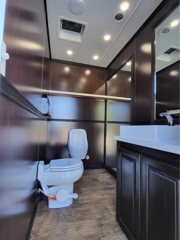 Luxury Restroom Trailers