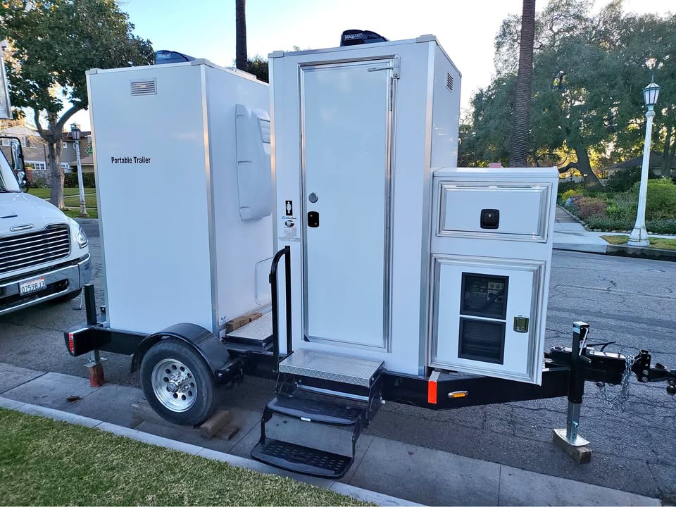 Single-Stall VIP Trailer